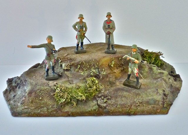 Lineol  Rare Commander's Hill + 4 Staff (1 of 1)