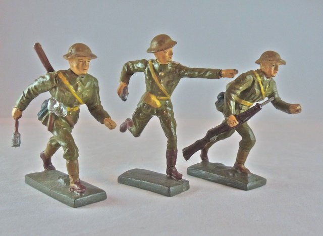 Lineol 3 US Combat Soldiers Charging (1 of 1)