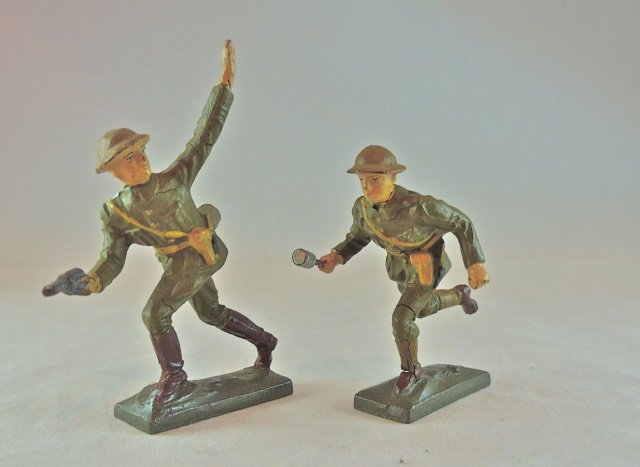 Lineol 2 US Combat Soldiers Charging (1 of 1)