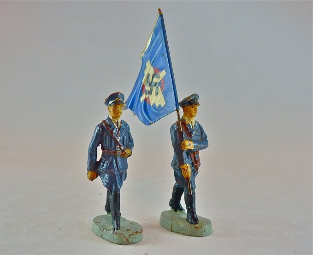 Rare Elastolin 2 Early DLV-Draped Flag+March (1 of 1)