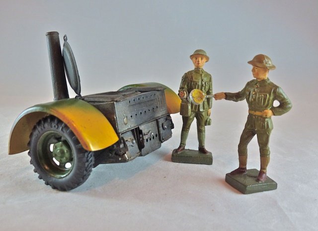 Lineol Mobile Kitchen+2 US Soldiers (1 of 1)