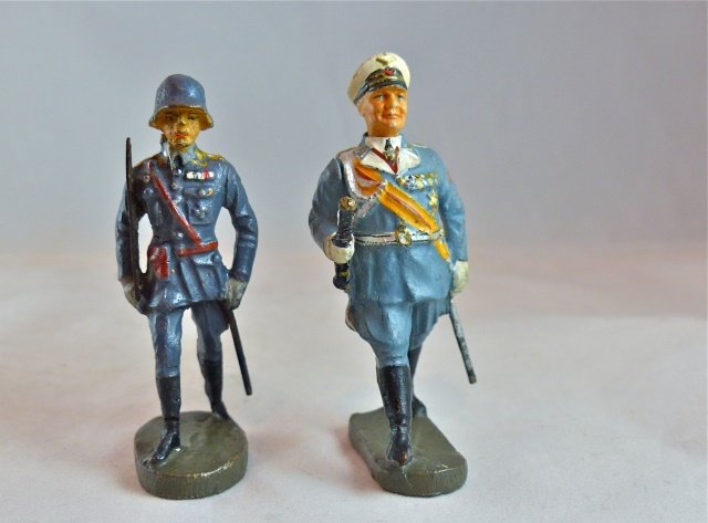 Elastolin Porcelain Head Goering+LW Officer (1 of 1)