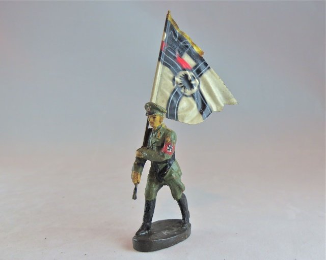 Elastolin German WW1 Vet w/Reichskriegs Flag (1 of 1)