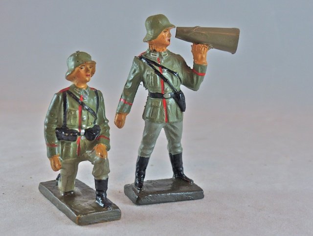 Lineol 2 German Artillery at Ready+Bull Horn (1 of 1)