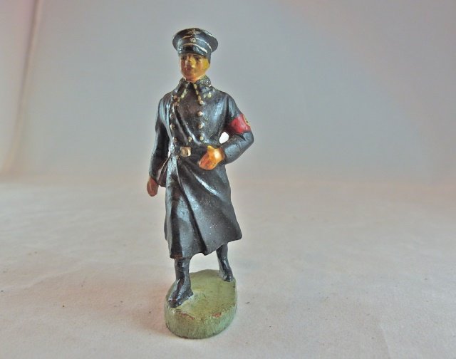 Elastolin Scarce SS in Winter Coat with No Pack (1 of 1)