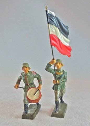Lineol 2 Germans Charging w/Flag & Drum (1 of 1)