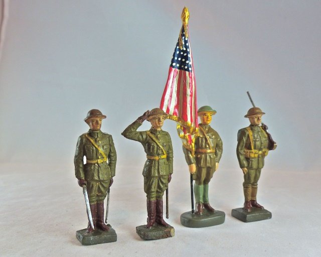 Lineol 3 US Soldiers w/1 Postwar Flag (1 of 1)