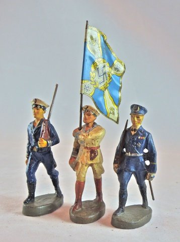 Elastolin German Navy Flag Bearer+Officer+Sailor (1 of 1)