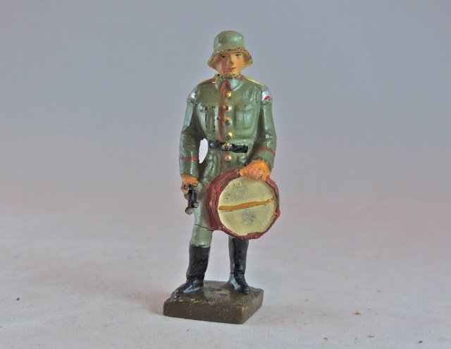 Rare Lineol German w/Drum to Side: Thin neck and leg cracks with just some light wear. Excellent face and paint quality. Made ONLY 1932. A rare figure in Excellent all original condition.
