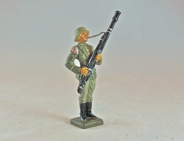 Scarce Lineol German Standing Bassoon Player (1 of 1)