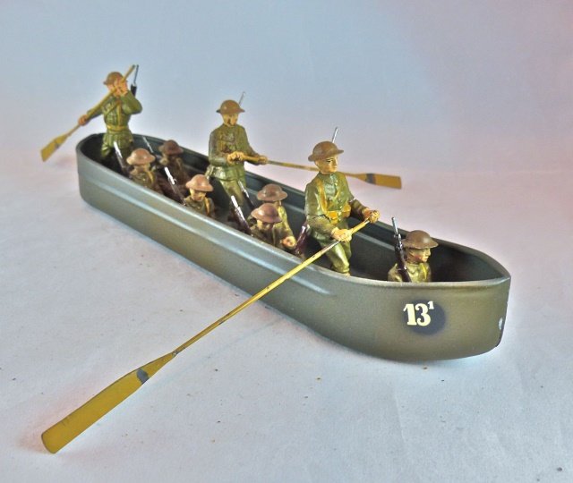 Scarce Lineol US Pontoon Boat+9 Soldiers (1 of 1)