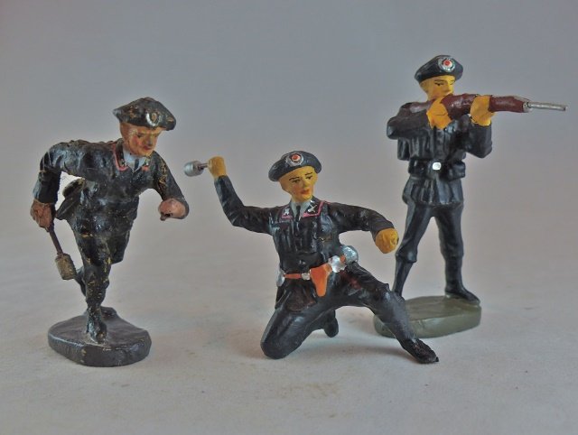 Scarce Elastolin Vienna Factory 3 Panzer Men (1 of 1)