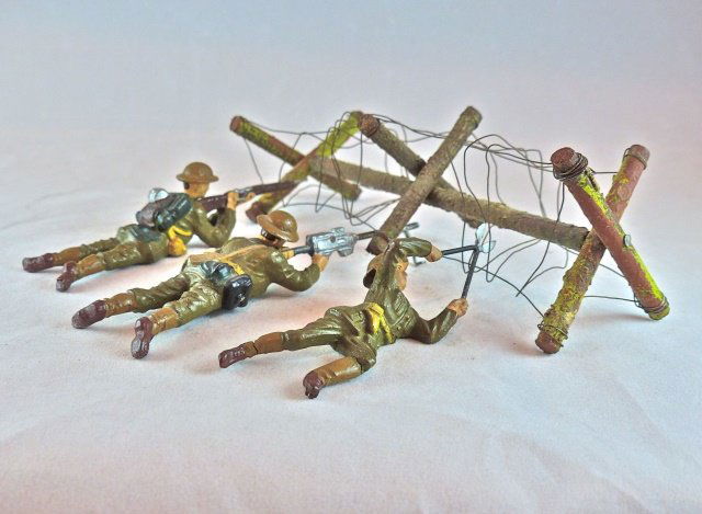 Lineol 3 US Soldiers+Barbed Wire Section (1 of 1)
