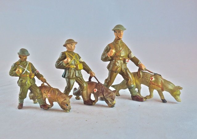 Lineol 3 Sizes US Medics w/First-Aid Dogs (1 of 1)