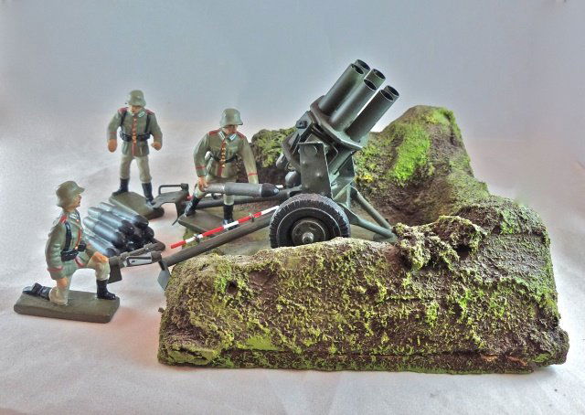 Lineol Emplacement+Krock Nebelwerfer+3 Men (1 of 1)