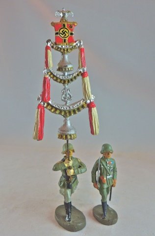 Scarce Elastolin Large Schellenbaum + Officer (1 of 1)