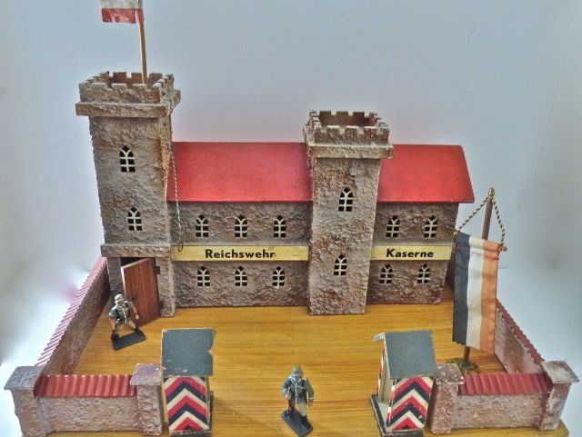 Elastolin Reichswehr Barracks/Walls + Guard Houses (1 of 1)