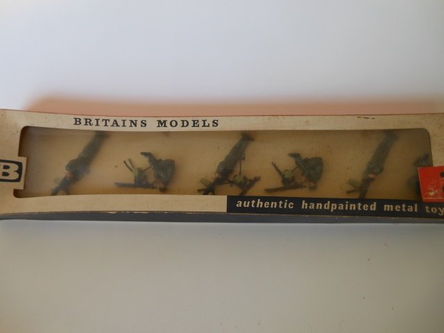 Britains set #9149 Machine Gunners (1 of 1)