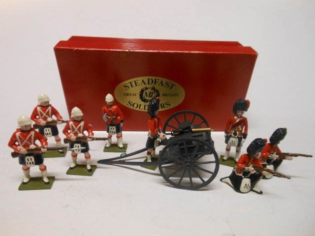 Steadfast, Highlanders and Gatling Gun: 9 pieces with original box. Post War. Condition excellent; box very good.