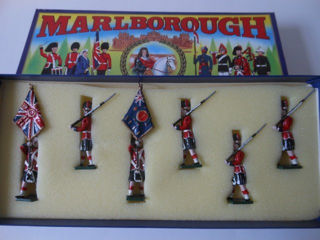 Marlborough Black Watch Colour Party: 6 pieces in original box. Post War. Condition excellent; box excellent.