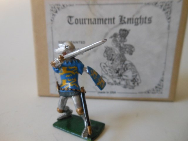 Hornung Art, Knight: Knight in blue and yellow, with helmet, sword and shield. Post War. Condition excellent; box very good.