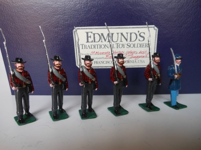 Edmunds, 1st Minnesota Volunteer Infantry: 6 pieces with original box. Post War. Condition excellent; box excellent.