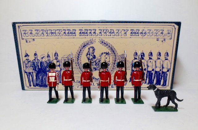 Blenheim Set #B35 Irish Guards with Mascot (1 of 1)