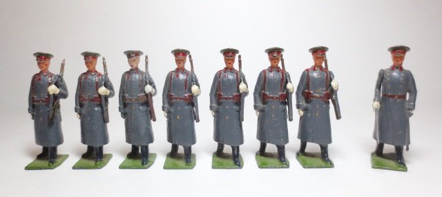 Britains Set #2027 Russians In Winter Dress (1 of 1)