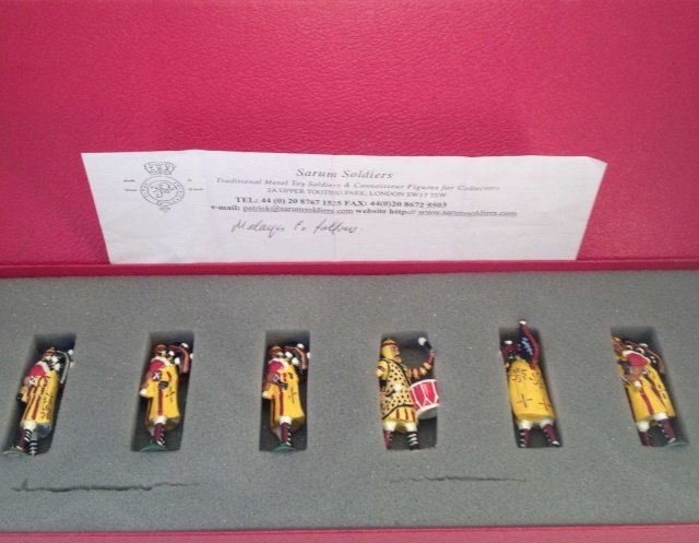 Sarum S-4 Indian Pipes & Drums Band (1 of 1)