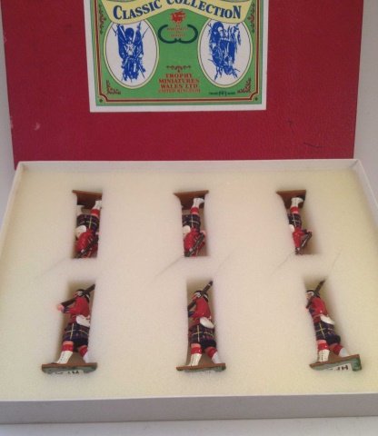 Trophy HP-2 Column Cameron Highlanders (1 of 1)