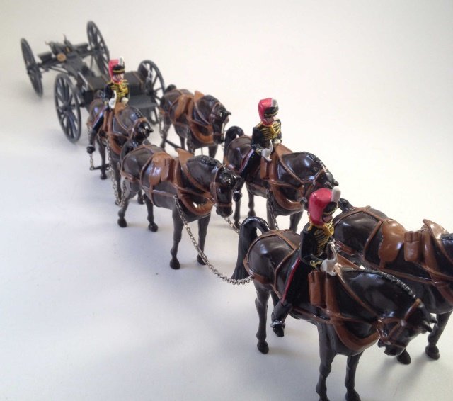 Steadfast SF66 R.H.A. Gun Team: 11 Pieces Condition Excellent Box Very Good