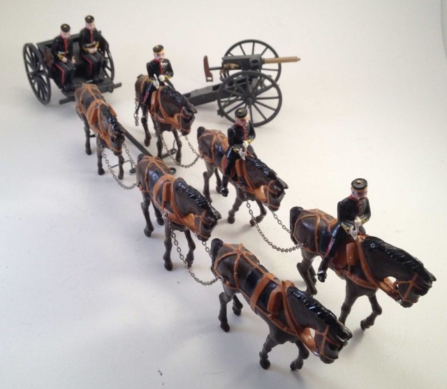 Steadfast SF70 Royal Art. Gun Team: 11 Pieces Condition Excellent Box Very Good