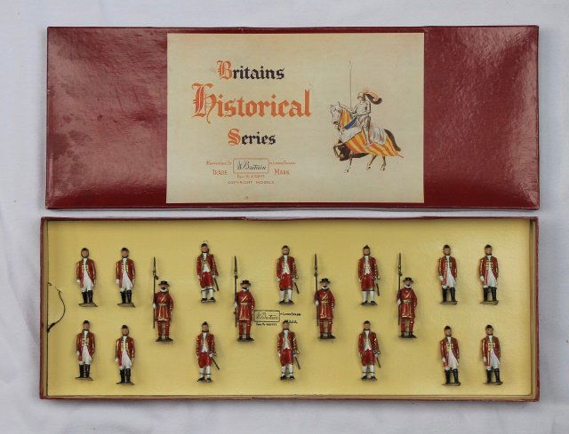 Britains Set #1475 Attendants and Footmen (1 of 1)