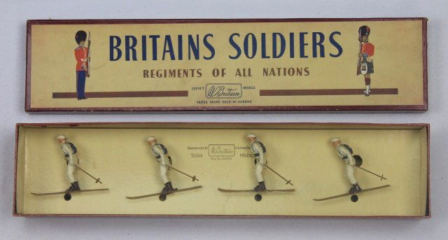 Britains Set #2017 Ski Troops (1 of 1)