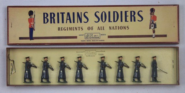Britains Set #2027 Red Army Guards (1 of 1)