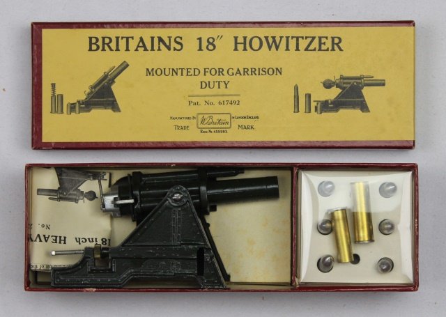 Britains Set #2106 Heavy Howitzer Garrison Use: Heavy Howitzer for Garrison Use. Post War 1955-60. 1 piece plus all small accessories. Condition: gun mint-in-box, Box excellent.