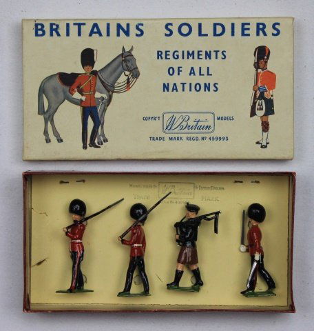 Britains Half Set #2123 Irish Guards (1 of 1)