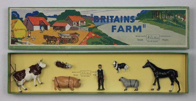 Britains Farm Set #36F Farmyard Display (1 of 1)