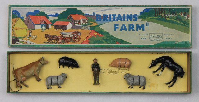Britains Farm Set #54F Farmyard Display (1 of 1)