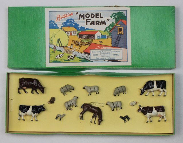 Britains Farm Set #120F Farmyard Display (1 of 1)