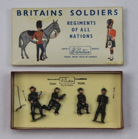 Britains Half Set #2129 Gun Detachment: Half Set Royal Artillery Gun Detachment. Post War 1957-59. 4 pieces. Condition: figures mint in-the box. Box very good to excellent.