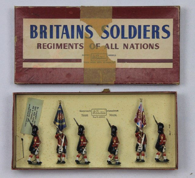 Britains Set #2111 Black Watch Color Party (1 of 1)