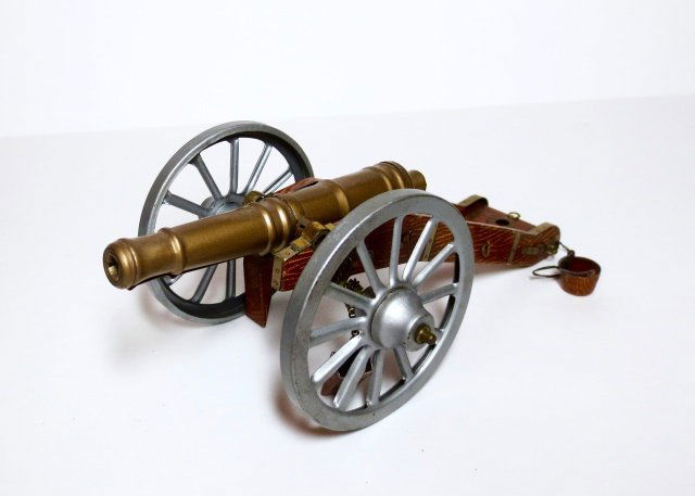 Linemar Tin Spring Action Cannon (1 of 1)