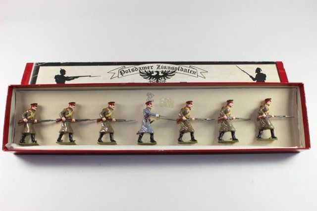 Potsdamer Zinnsoldaten P2-12 Russian Guards (1 of 1)