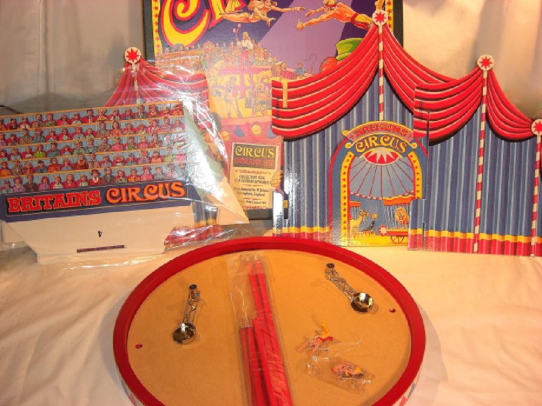 Britains Circus Set Crowd & Trapeze (1 of 1)