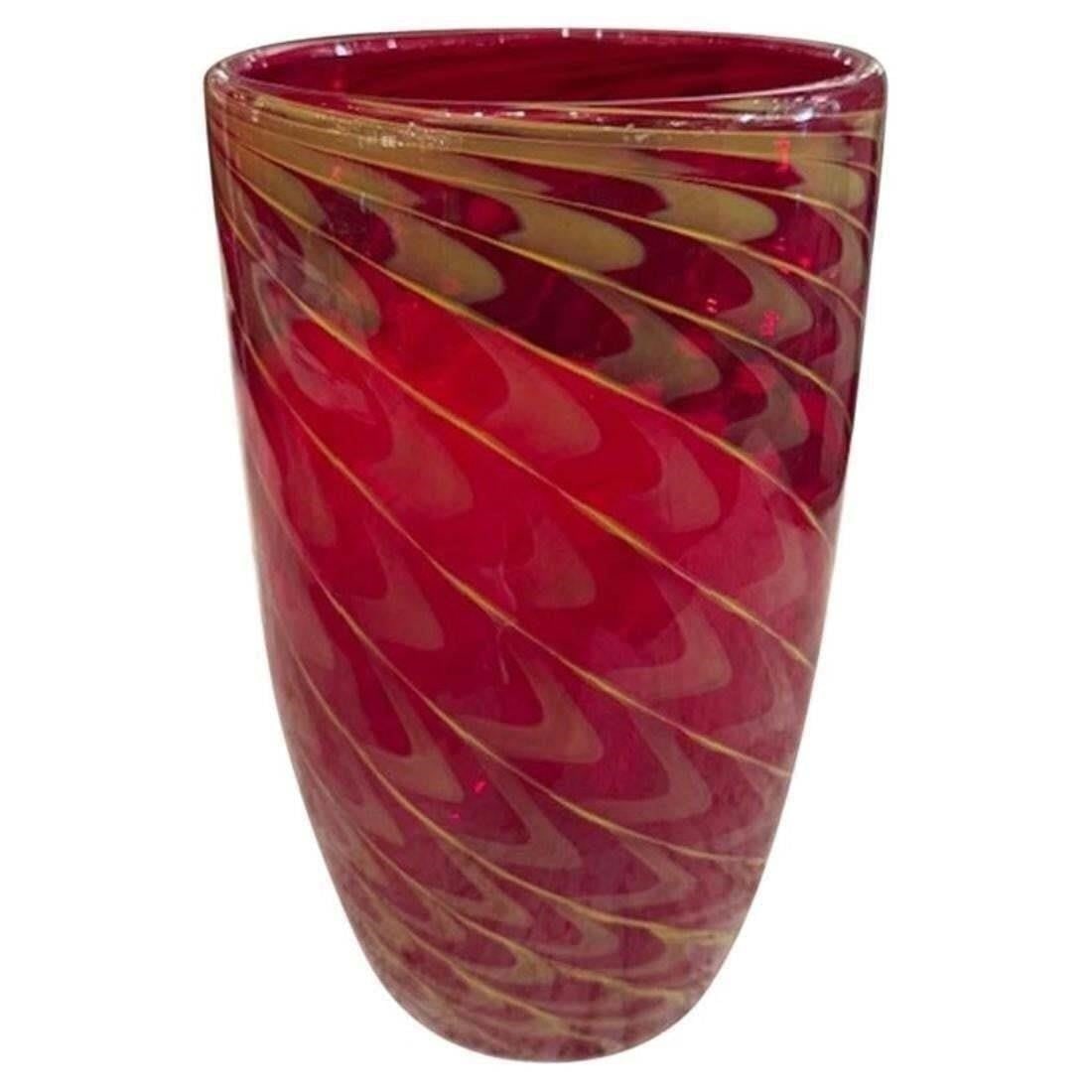 Vintage Murano Glass Vase: This lot is located in Dallas, TX May have age appropriate wear with use such as marks in the finish, scratches, scuffs etc. Please review photos carefully and ask questions prior to bidding.Vintage M