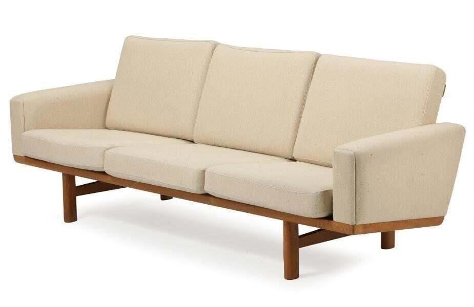 Hans J. Wegner: "GE 236" Sofa (1 of 3)