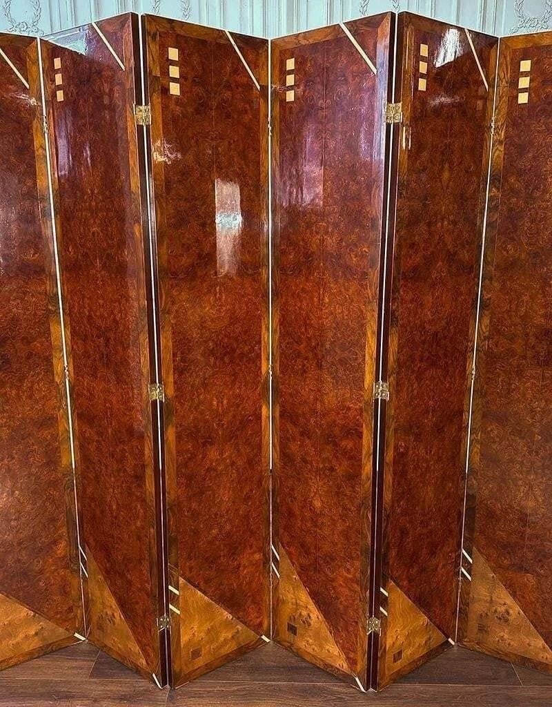 Italian MCM Art Deco Style Burl Walnut Screen: This lot is located in Dallas, TX May have age appropriate wear consistent with use such as marks on the finish, scratches, scuffs etc. Please review photos carefully and ask questions prior to