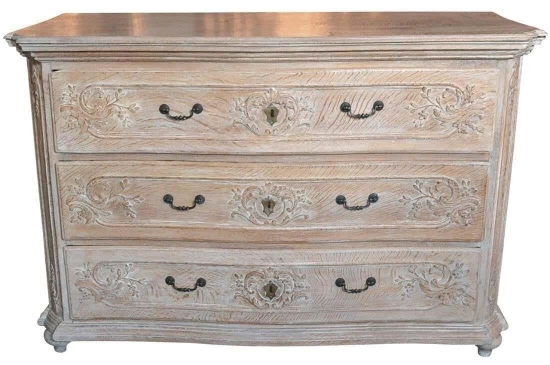 18th c. French Whitewashed Oak Commode: This lot is located in Dallas, TX May have age appropriate wear consistent with use such as marks on the finish, scratches, scuffs etc. Please review photos carefully and ask questions prior to biddin