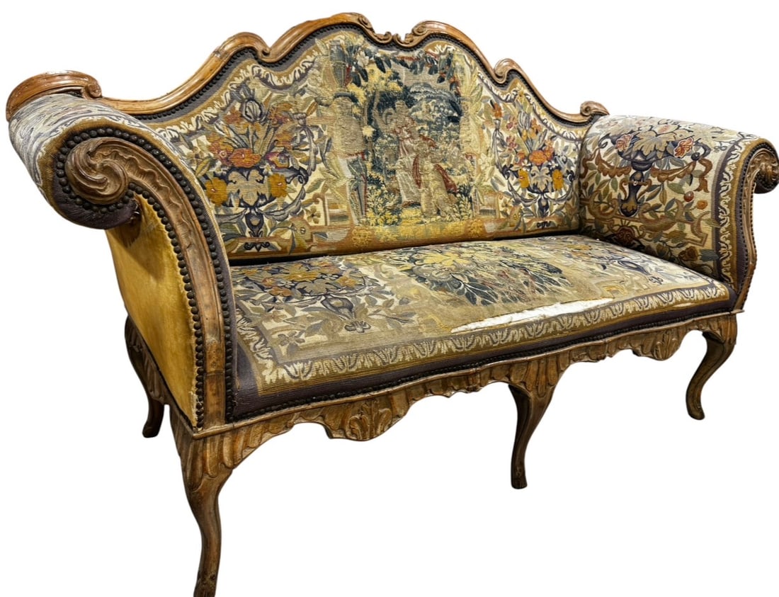 18th century Venetian Sofa with period French Tapestry (1 of 9)